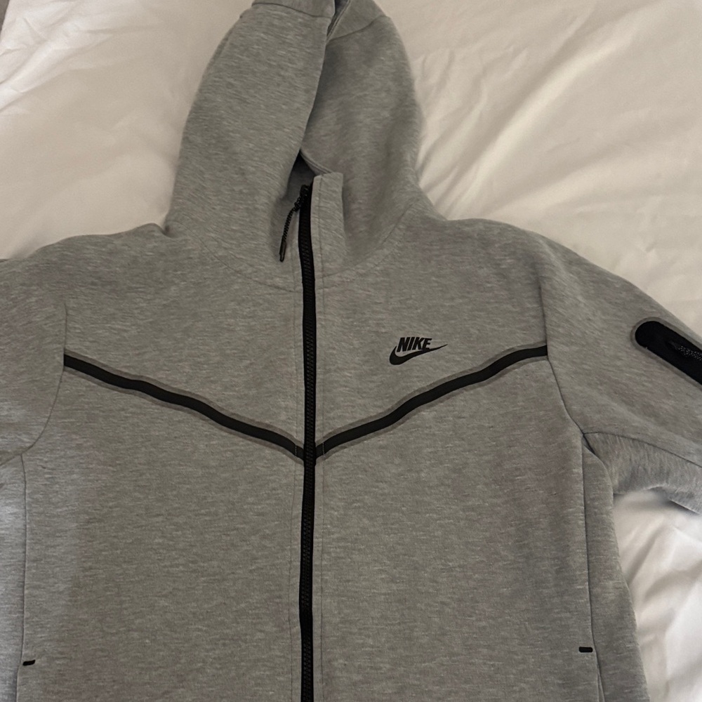 Nike Men's Light Gray Performance Jacket